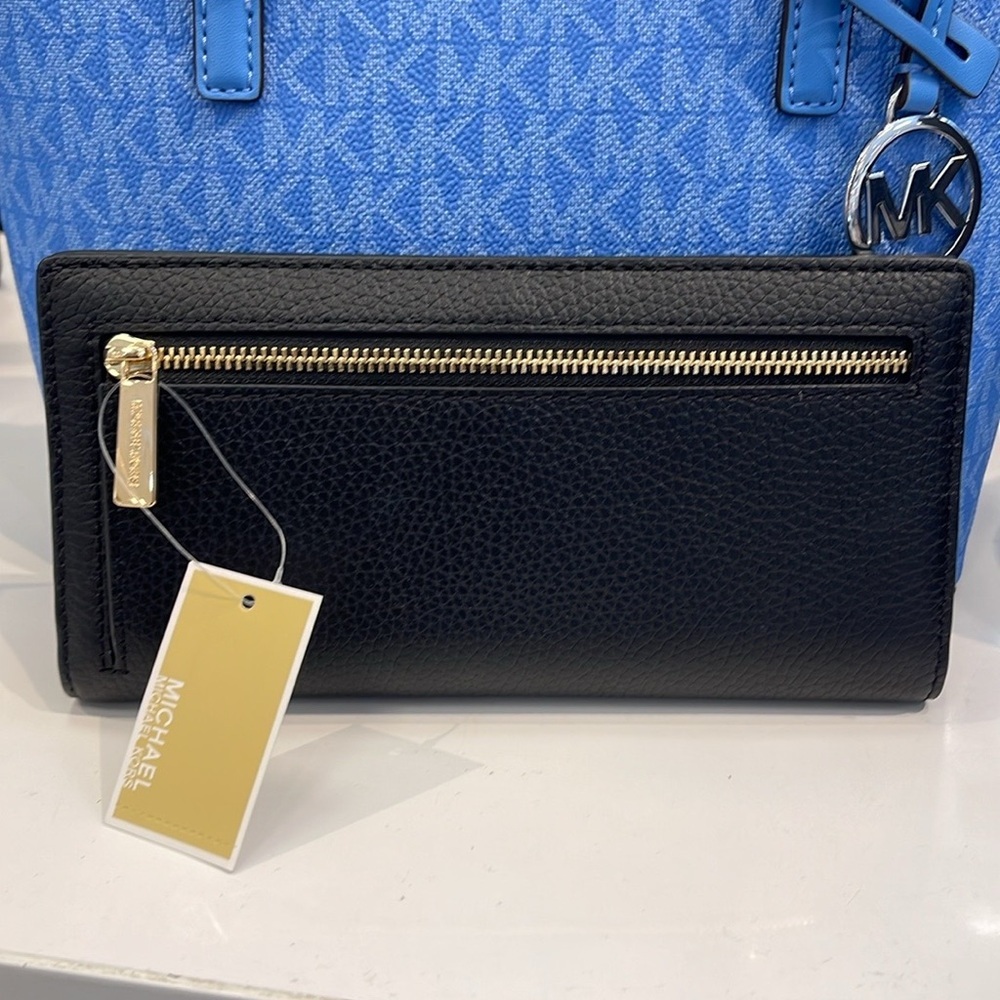 Michael Kors Reed Large Bifold Pebbled Leather Snap Wallet Card Case
Black
NWT - Picture 13 of 16